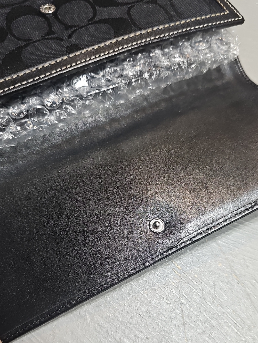 Coach VTG Blk. Signature Jacquard Canvas & Leather Trifold Wallet With Checkbook - Picture 9 of 12